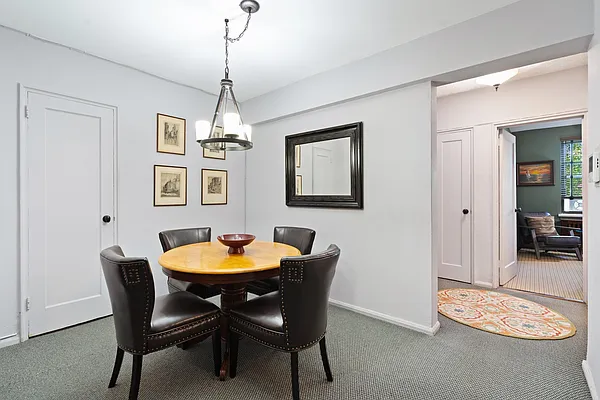 Sold by RE MAX Team | media 6