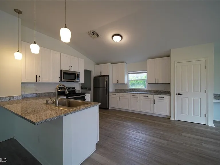 1502 Scholar Ct — Photo 4