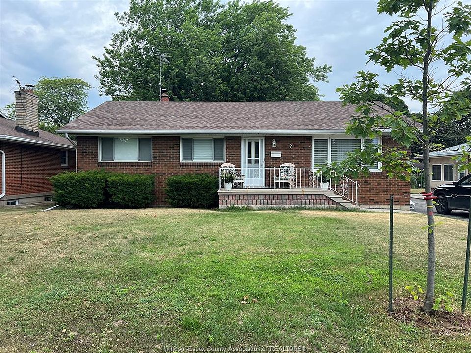 1st image of 7 Gladstone Ave