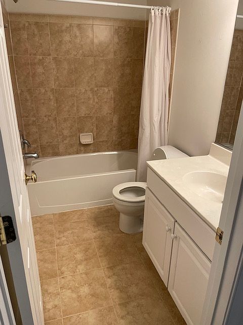 1st image of 2413 Huntington Park Dr #2413