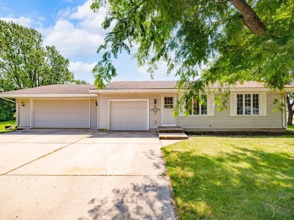 5 E Evergreen Ln, Milton, WI 53563