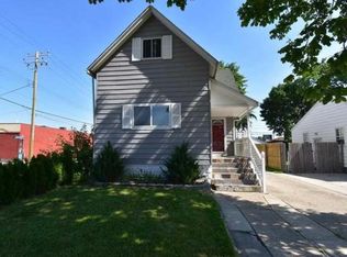 8035 Coolidge Ave, Center Line, MI 48015