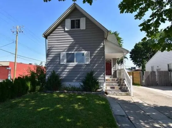 8035 Coolidge Ave, Center Line, MI 48015