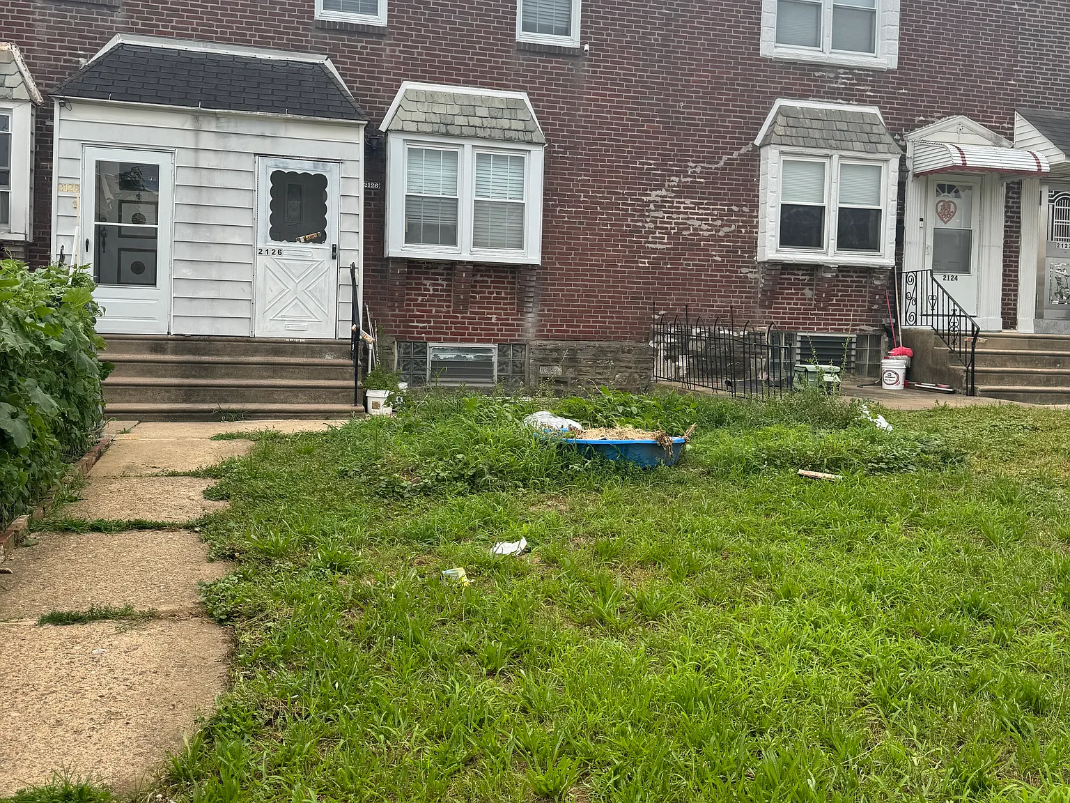 3 bed, 1.5 bath, 1272 sqft, $1,600 — Photo 1
