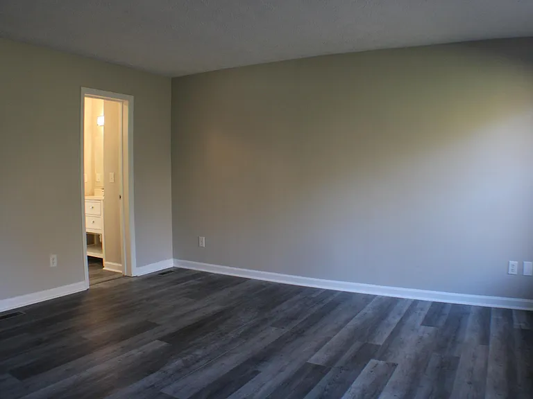4260 Worth St NW — Photo 10