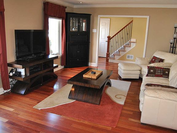 4th image of 117 Kingsclere Dr