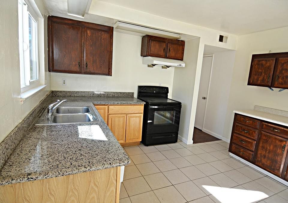 2nd image of 1618 Grand Teton Dr #Sfr