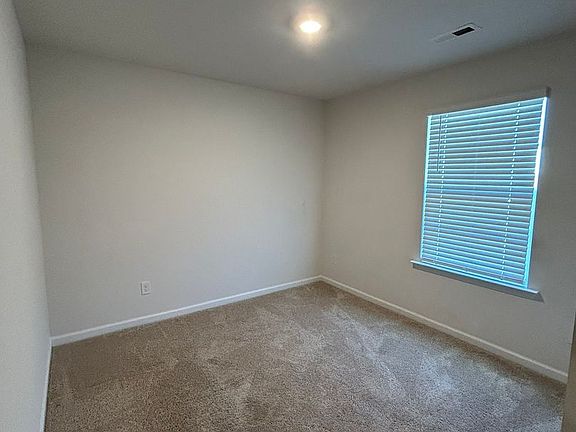 4th image of 129 Glenshire Dr