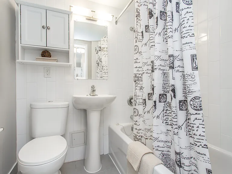 200 Dufferin St #1103 — Photo 4