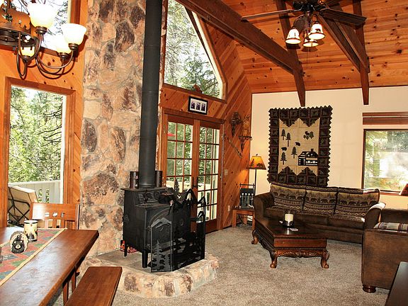 3rd image of 1325 Shoshone Dr