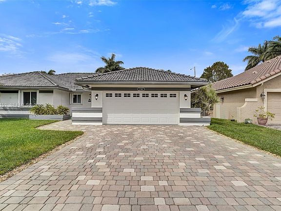 3rd image of 1741 W Oak Knoll Cir