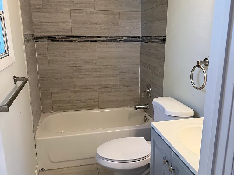 392 Madison Ave — Photo 7