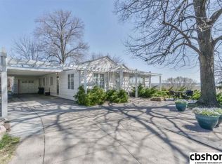 3302 Nebraska Ave, Omaha, NE 68111