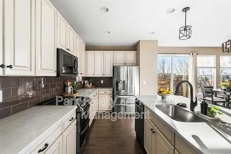 2 bed, 2.5 bath, 1786 sqft, $3,394 — Photo 2