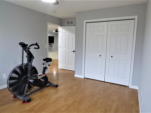 5th image of 103 Savanna Ln