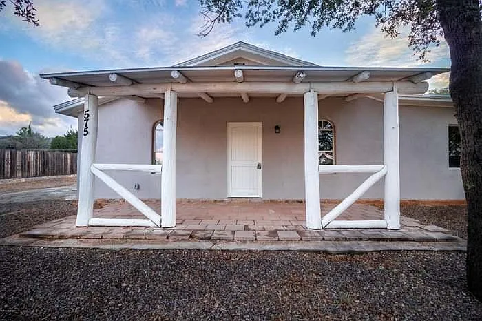 575 W Camino Yucca — Photo 2