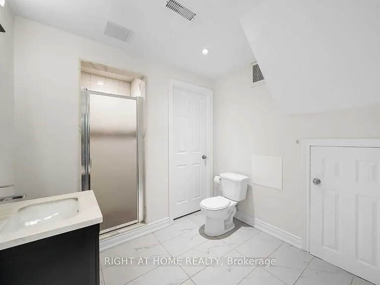 9 Alyssum Ct #LOWER — Photo 11