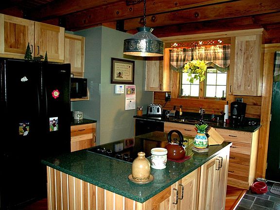 4th image of 6 Curtin Ln