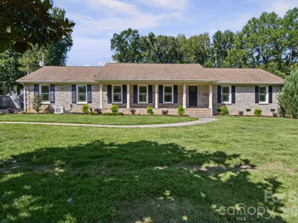 7301 Pine Lake Ln, Mint Hill, NC 28227