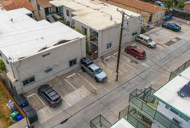 3825 Van Dyke Ave #3 — Photo 27