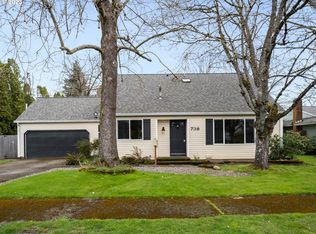 738 SE 156th Pl, Portland, OR 97233