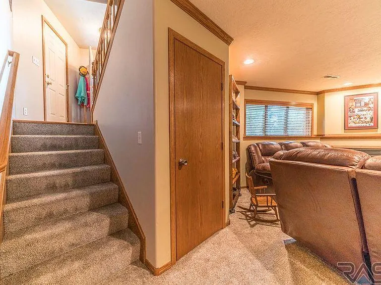 117 N Dewberry Ave — Photo 16