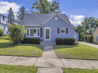 1161 N 8th AVENUE, West Bend, WI 53090