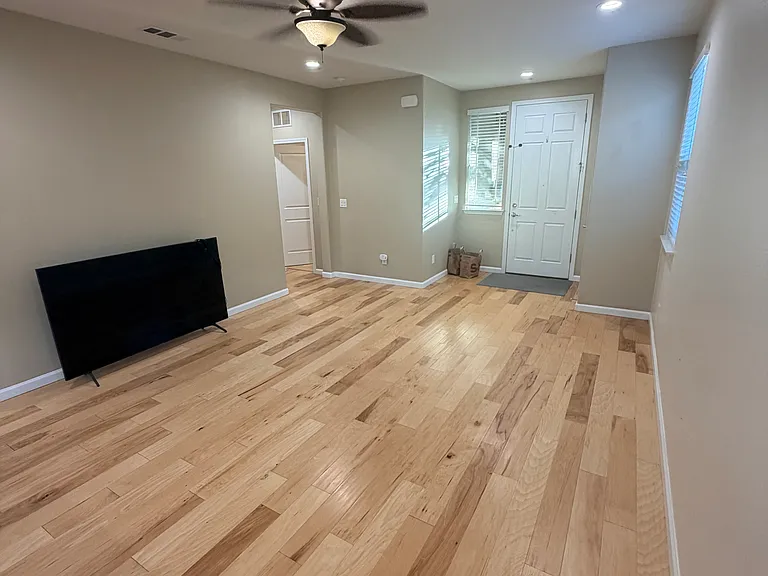 9855 Sheffield Way — Photo 2