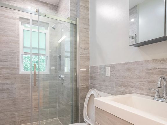 4th image of 168 Hyde Park Ave Floor 1