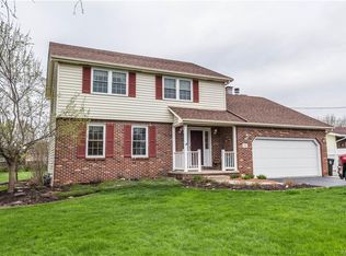 8 Brunck Rd, Lancaster, NY 14086