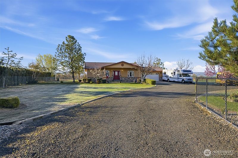 2nd image of 237 Reeds Road