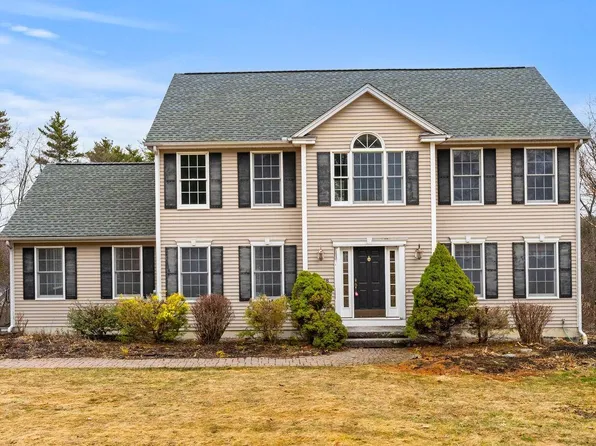 18 Koper Lane, Pelham, NH 03076