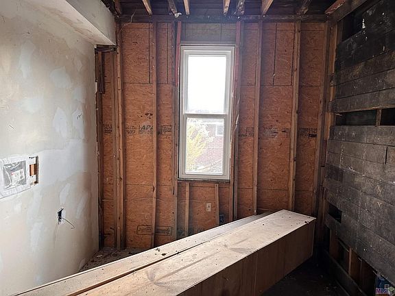 5th image of 231 S 18th St