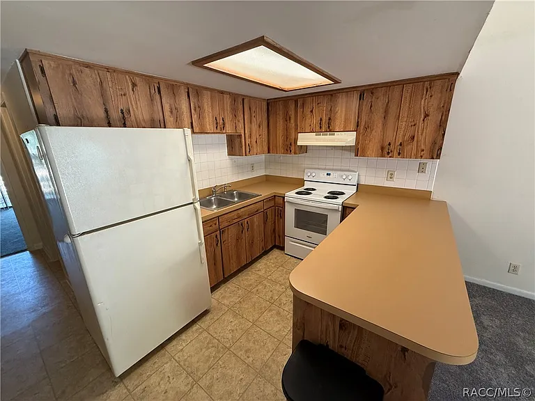 2316 Colby St — Photo 5