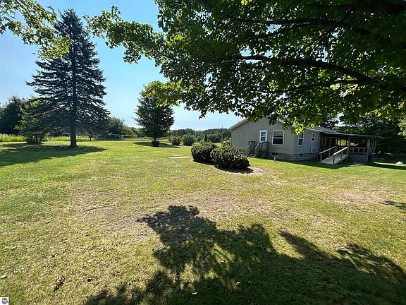 5th image of 4720 Dickinson Rd