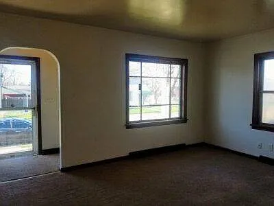 929 Devine St — Photo 2