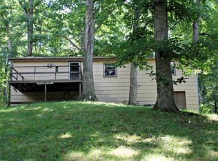 15087 E Townhall Rd, Effingham, IL 62401