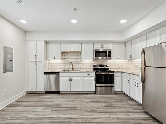 4th image of 19328 Montgomery Village Ave #1-104