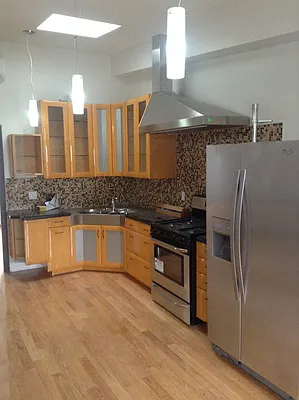 Rented by Bond New York | media 24