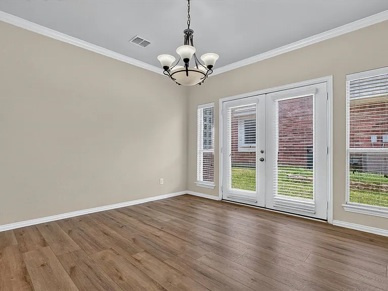 11945 Henderson Dr — Photo 18