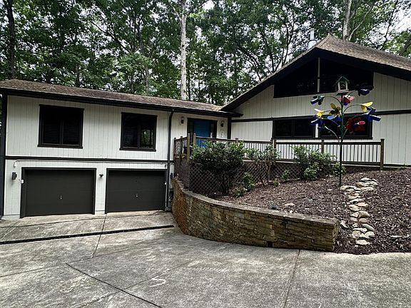 2nd image of 3421 The Trail Rd