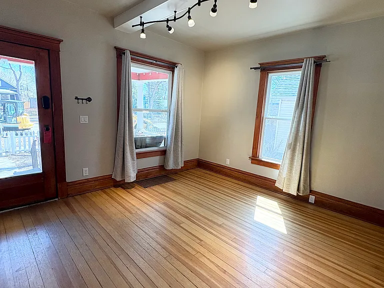 928 N Corona St — Photo 8