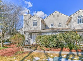 1070 Washington Grn #G2, New Windsor, NY 12553