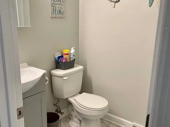 182 Crabapple Ln, Lake Waccamaw, NC 28450