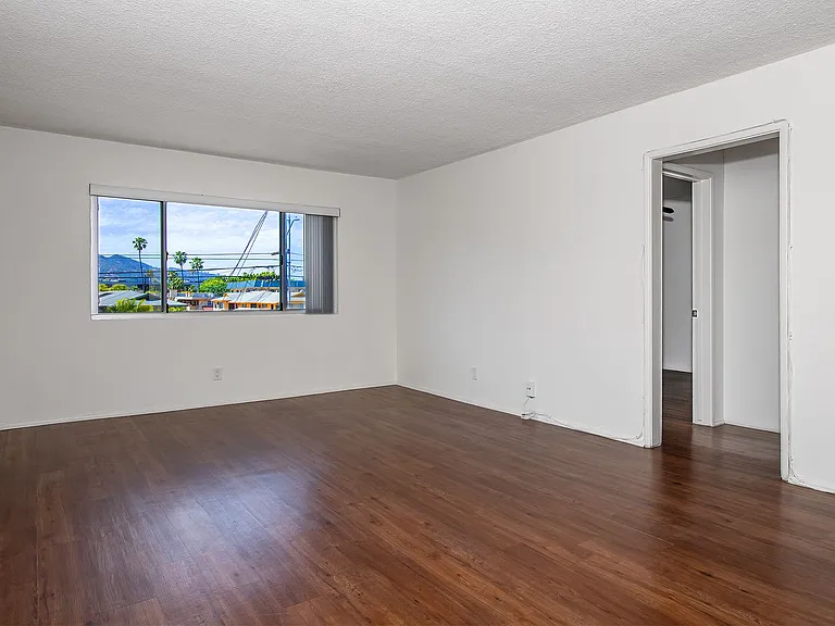 1256 Boynton St — Photo 8