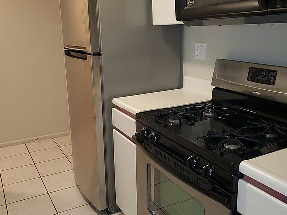 3rd image of 1926 Prairie Sq APT 126