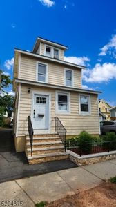 10 Hilton Ave, Maplewood, NJ, 07040