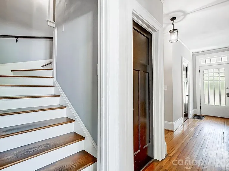 1217 S York St — Photo 18