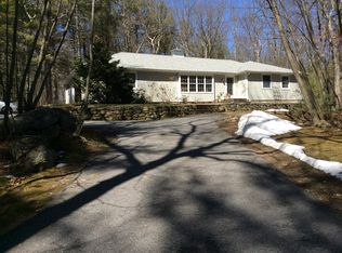12 Forest St, Upton, MA 01568