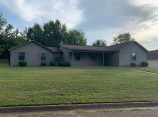 219 Lakeside Dr, Enterprise, AL 36330